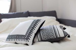 Comment choisir des housses d’oreiller pour sublimer votre décoration intérieure